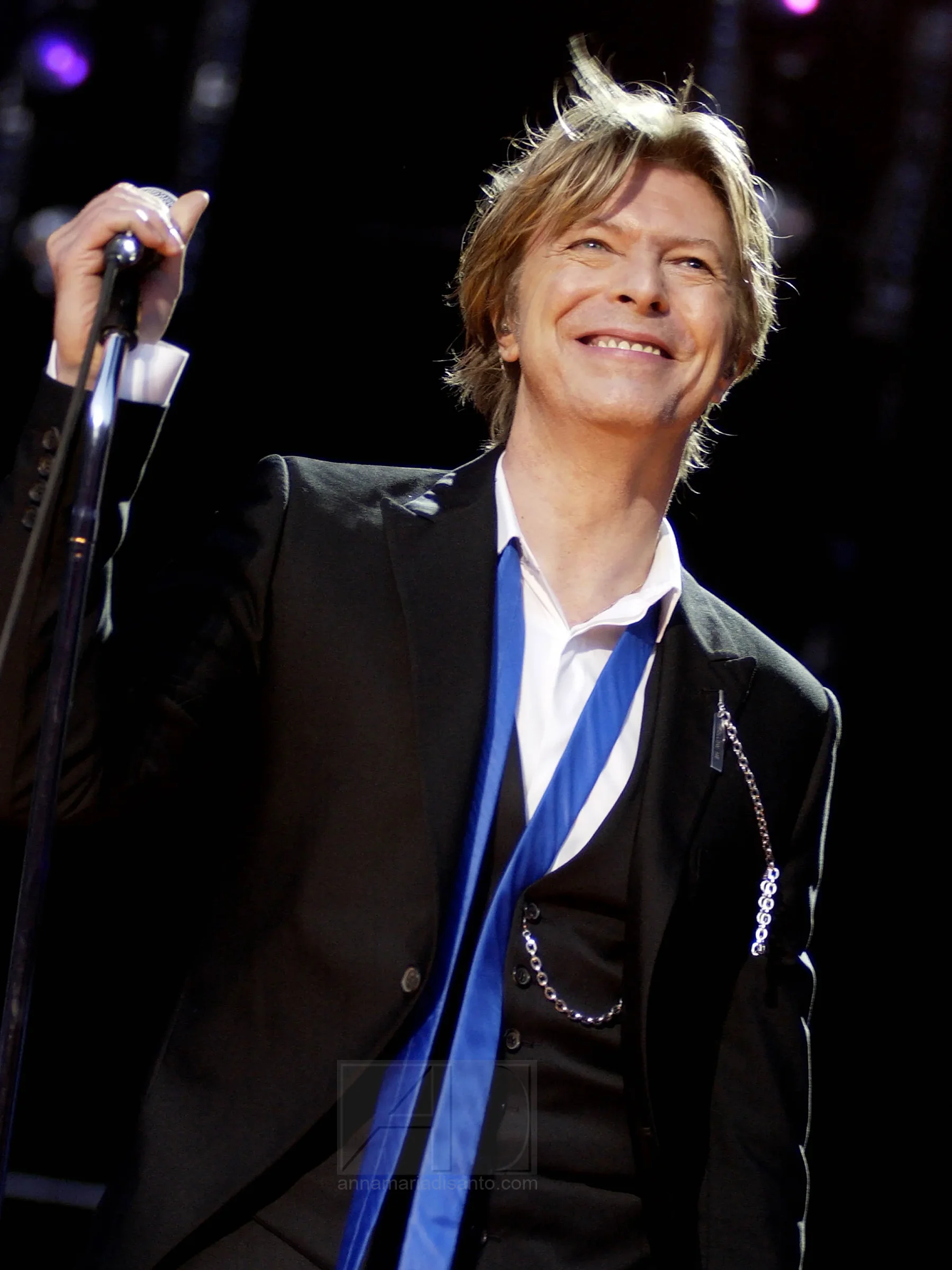 DAVID BOWIE LIVE